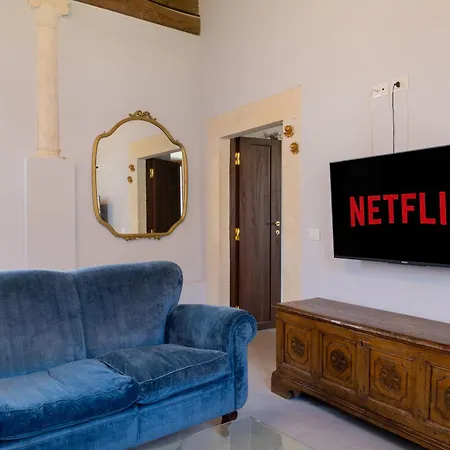 Apartment Santa Maria Paganica-luxury Flat-large-2 Baths-wifi-smart Tv-historical Center