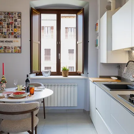 Santa Maria Paganica-luxury Flat-large-2 Baths-wifi-smart Tv-historical Center Apartment *