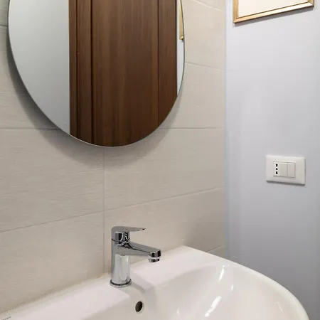 Apartment Santa Maria Paganica-luxury Flat-large-2 Baths-wifi-smart Tv-historical Center L'Aquila
