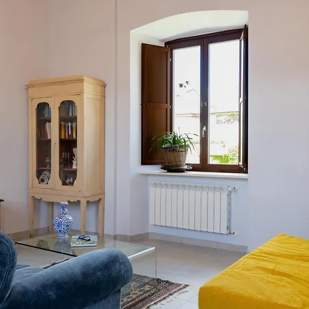 Santa Maria Paganica-luxury Flat-large-2 Baths-wifi-smart Tv-historical Center Apartment L'Aquila