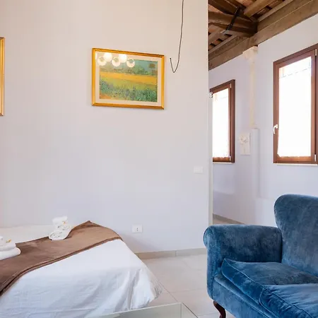 Santa Maria Paganica-luxury Flat-large-2 Baths-wifi-smart Tv-historical Center *